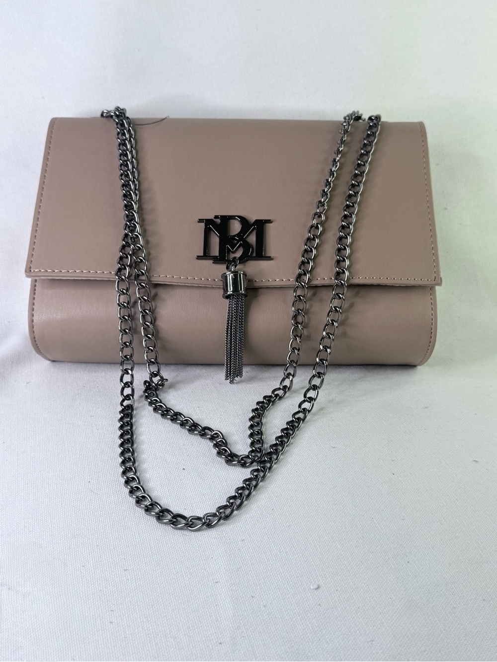 Badgley Mischka Taupe Leather Gunmetal Chain Shoulder Bag with Tassel BRAND NEW